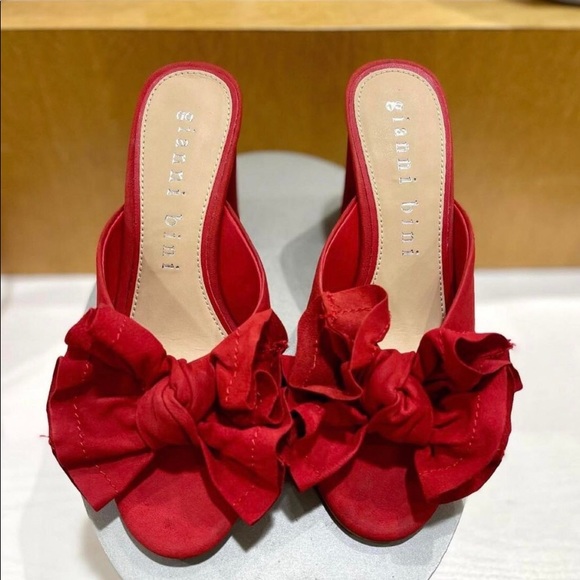 Gianni Bini Keily suede Bow Block Heel sandals - 5M - Picture 1 of 2
